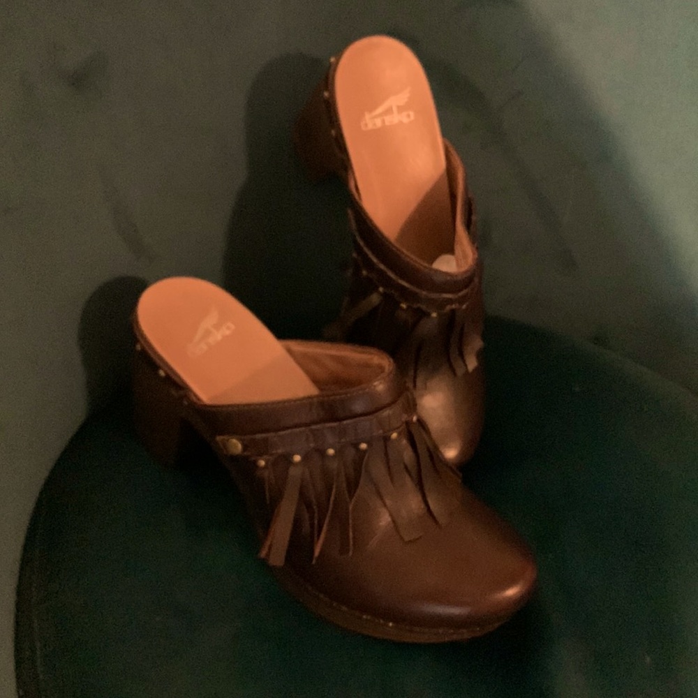 Dansko demi fringe brown Leather clogs size 38